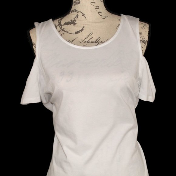 Hot summer, cold shoulder! - Picture 3 of 12